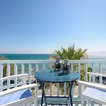 Vila Unique Beachfront Cycladic @
