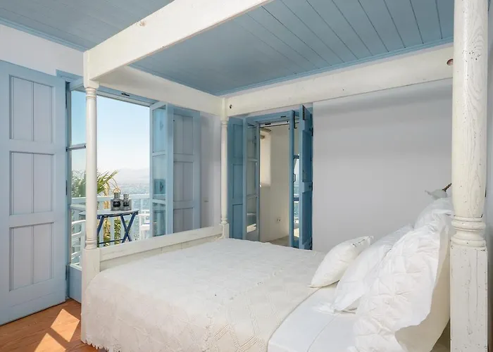 Unique Beachfront Cycladic @ 아기오스프로코피오스