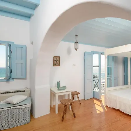 Unique Beachfront Cycladic @ 别墅 *