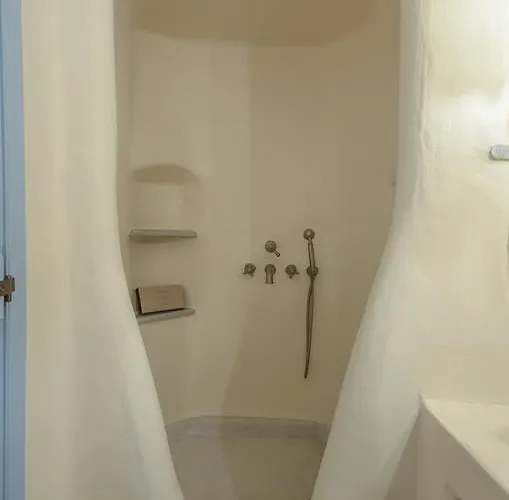 Unique Beachfront Cycladic @ Villa